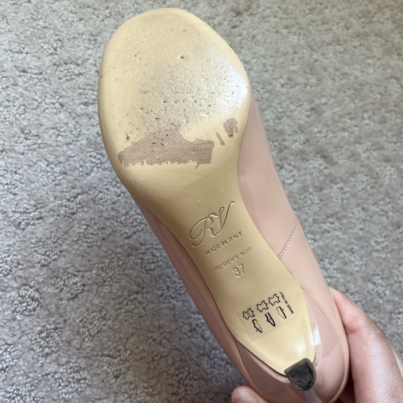 Roger Vivier Beige Patent Leather Trompette Pumps - Picture 9 of 10